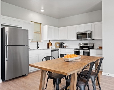 617 Meiomi Dr - Photo Thumbnail 32