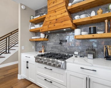 542 Centerbrook Pl - Photo Thumbnail 10