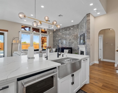 542 Centerbrook Pl - Photo Thumbnail 9