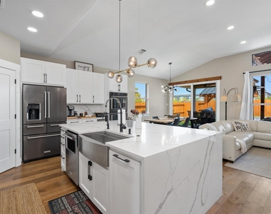 542 Centerbrook Pl - Photo Thumbnail 7
