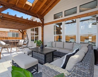 542 Centerbrook Pl - Photo Thumbnail 33