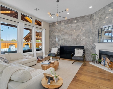 542 Centerbrook Pl - Photo Thumbnail 11