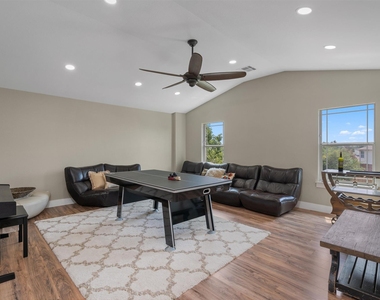 542 Centerbrook Pl - Photo Thumbnail 22