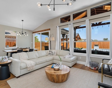 542 Centerbrook Pl - Photo Thumbnail 13