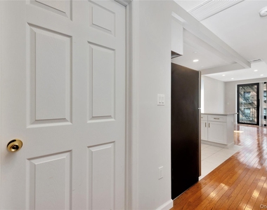 89th Avenue - Photo Thumbnail 1