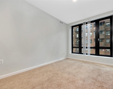 89th Avenue - Photo Thumbnail 13