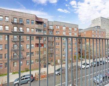 89th Avenue - Photo Thumbnail 15