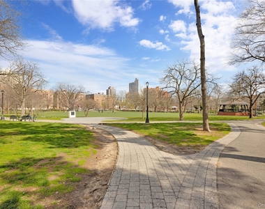 89th Avenue - Photo Thumbnail 22
