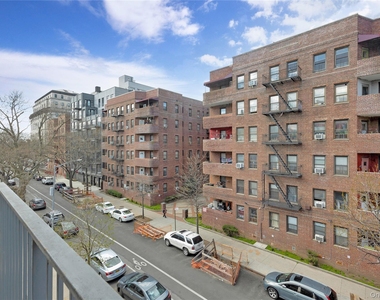 89th Avenue - Photo Thumbnail 17