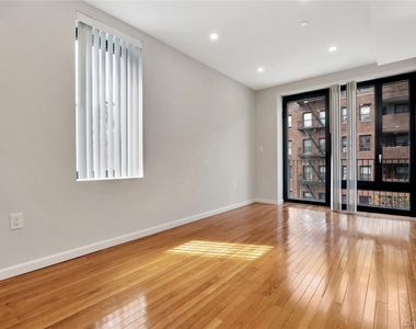 89th Avenue - Photo Thumbnail 10