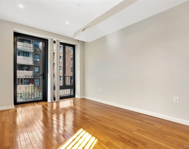 89th Avenue - Photo Thumbnail 3