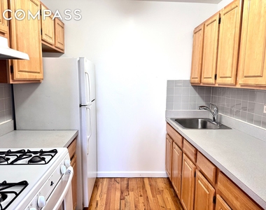 597 Grand Avenue - Photo Thumbnail 3