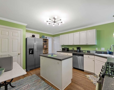 303 Cary Pines Drive - Photo Thumbnail 8