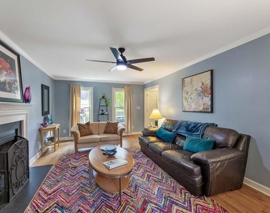 303 Cary Pines Drive - Photo Thumbnail 4