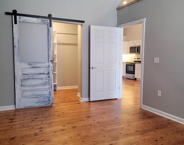 112 N Birch Avenue - Photo Thumbnail 9