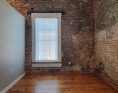 112 N Birch Avenue - Photo Thumbnail 8