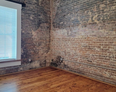 112 N Birch Avenue - Photo Thumbnail 10