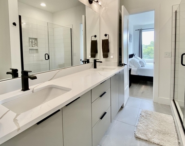 629 N Queen Street - Photo Thumbnail 43