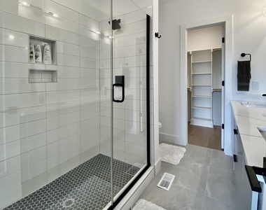 629 N Queen Street - Photo Thumbnail 39