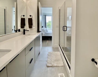 629 N Queen Street - Photo Thumbnail 44