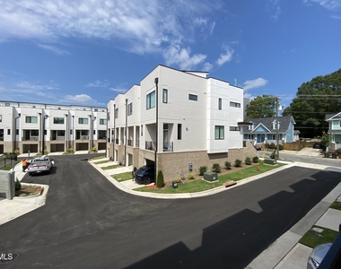 629 N Queen Street - Photo Thumbnail 53
