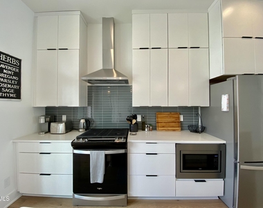 629 N Queen Street - Photo Thumbnail 11