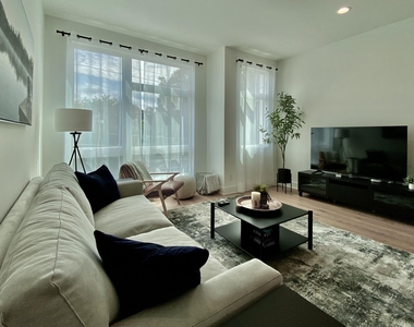 629 N Queen Street - Photo Thumbnail 21