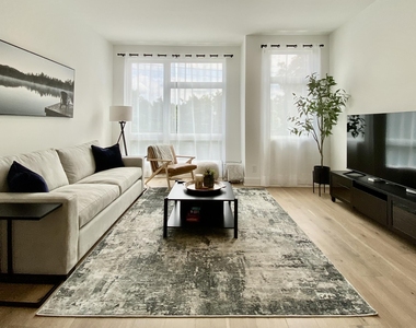 629 N Queen Street - Photo Thumbnail 20