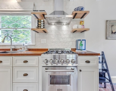 225 E Corbin Street - Photo Thumbnail 8