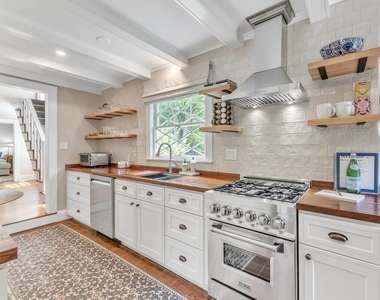 225 E Corbin Street - Photo Thumbnail 2