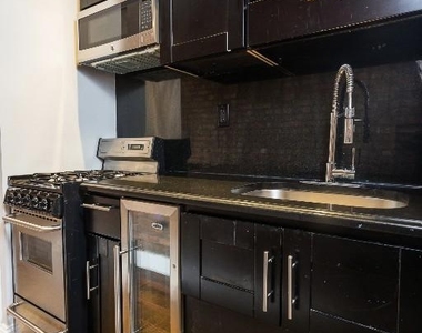 9 West 103rd Street - Photo Thumbnail 2