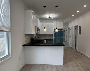 445 5th Avenue - Photo Thumbnail 1