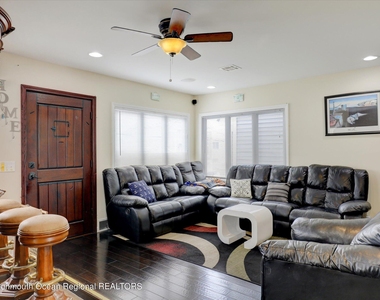 120a Randall Avenue - Photo Thumbnail 9
