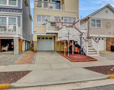 120a Randall Avenue - Photo Thumbnail 6