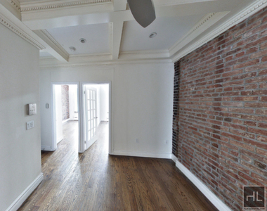 West 51st Street - Photo Thumbnail 1