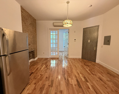 70 Halsey Street - Photo Thumbnail 4