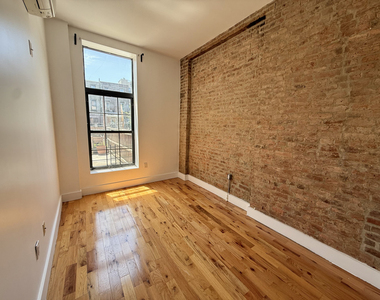 70 Halsey Street - Photo Thumbnail 7
