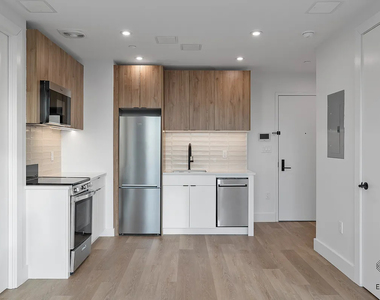 80 linden blvd - Photo Thumbnail 2