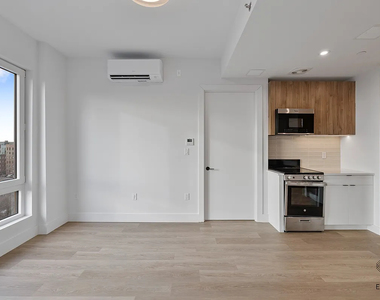 80 linden blvd - Photo Thumbnail 3
