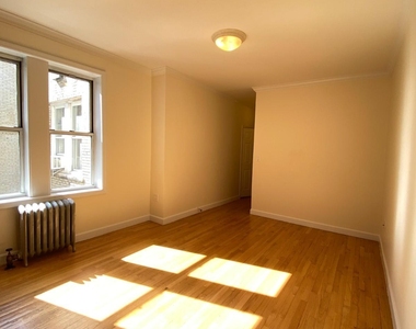 117 W 13th St - Photo Thumbnail 0