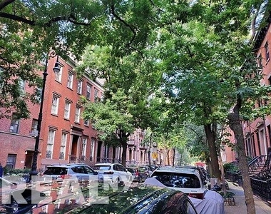 26 Grove St - Photo Thumbnail 3