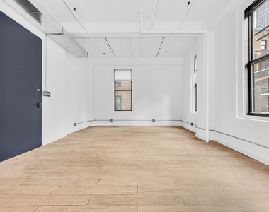 255 West 36th Street - Photo Thumbnail 2