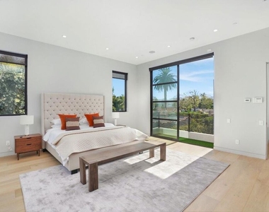 346 N Kings Road - Photo Thumbnail 28