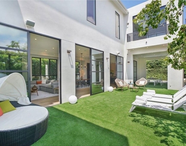346 N Kings Road - Photo Thumbnail 16
