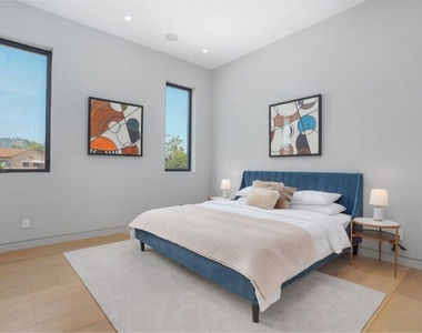346 N Kings Road - Photo Thumbnail 24