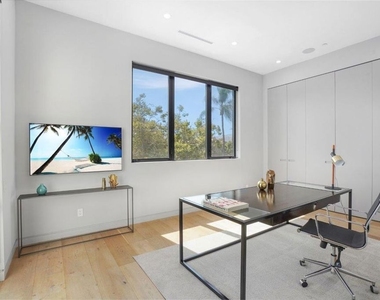 346 N Kings Road - Photo Thumbnail 22