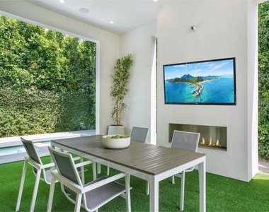 346 N Kings Road - Photo Thumbnail 18
