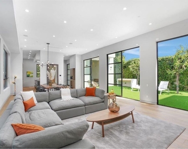 346 N Kings Road - Photo Thumbnail 20