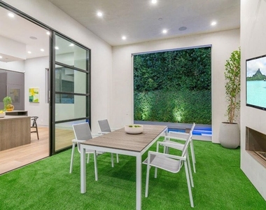 346 N Kings Road - Photo Thumbnail 31