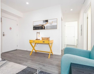 1019 S Catalina Street - Photo Thumbnail 2